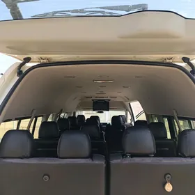 Toyota Hiace 2013