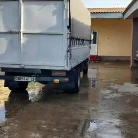 Isuzu Elf 2002
