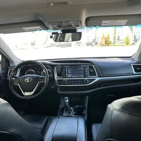 Toyota Highlander 2018