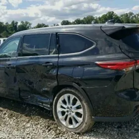 Toyota Highlander 2020