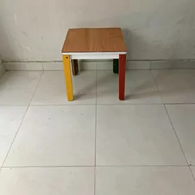 Детский столик