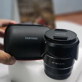 sony samyang 35 mm f1.8