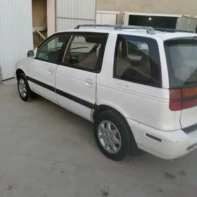 Mitsubishi Chariot 1993