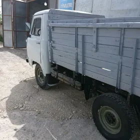 UAZ 452 1988