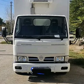 Nissan Canter 2005