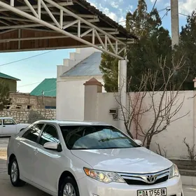 Toyota Camry 2014