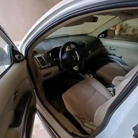 Mitsubishi Pajero 2010