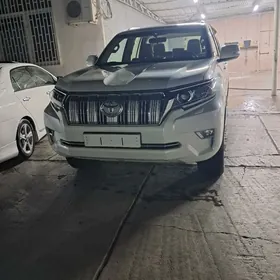 Toyota Land Cruiser Prado 2022