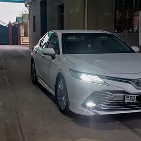 Toyota Camry 2018