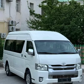 Toyota Hiace 2015