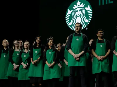 Starbucks признал автоматизацию провальной и теперь нанимает больше бариста