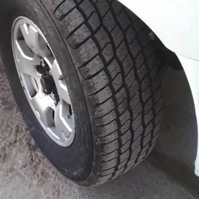 Infiniti QX4 1999