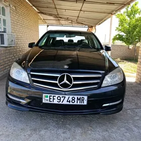 Mercedes-Benz C300 2010