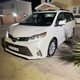 Toyota Sienna 2019
