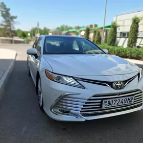 Toyota Camry 2020