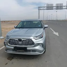 Toyota Highlander 2022