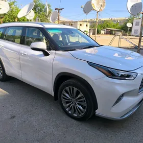 Toyota Highlander 2021
