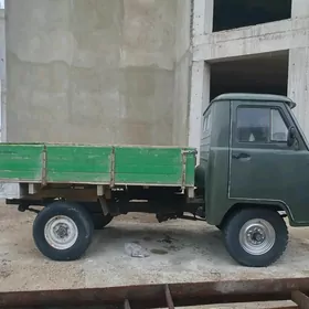 UAZ Profi 1982