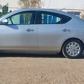 Nissan Versa 2013