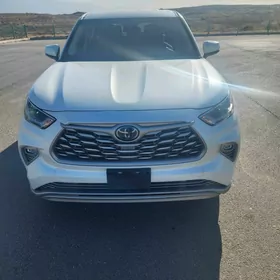 Toyota Highlander 2021