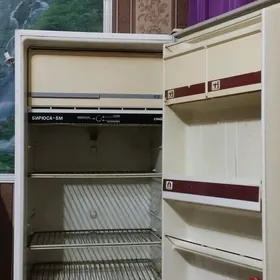 Холодильник Бирюса