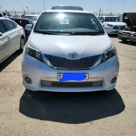 Toyota Sienna 2015