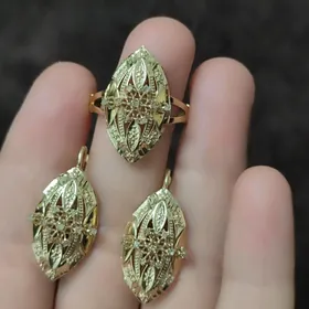 gyzyl kamplekt
