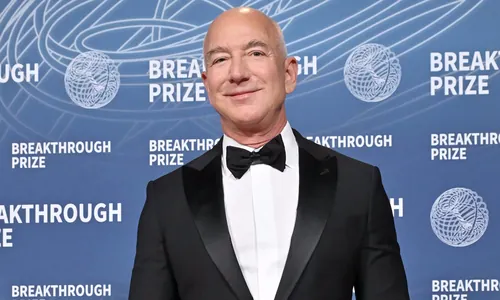 Jeff Bezos Amazon-yň 4,75 mlrd dollarlyk paýnamasyny satmagy meýilleşdirýär