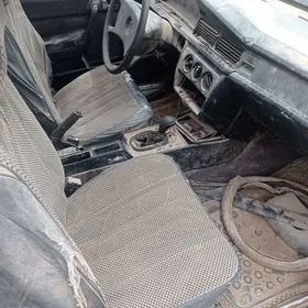 Mercedes-Benz 190E 1985