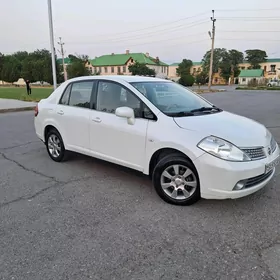 Nissan Tiida 2008