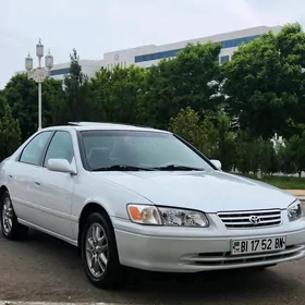 Toyota Camry 2001