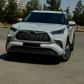 Toyota Highlander 2021
