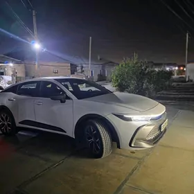 Toyota Crown 2024