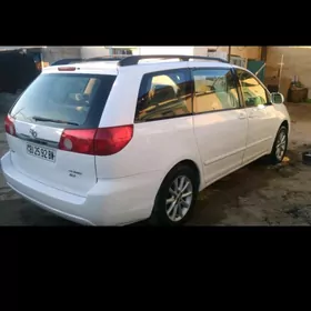 Toyota Sienna 2008