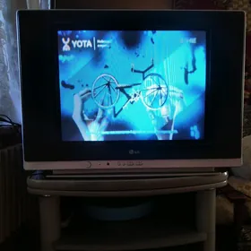 Телевизор с подставкой..