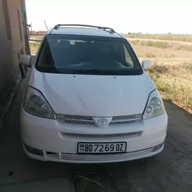 Toyota Sienna 2004