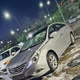Hyundai Sonata 2010