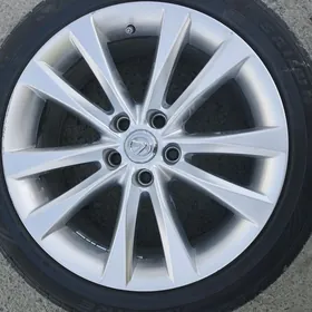 Lexus Teker235 45 18