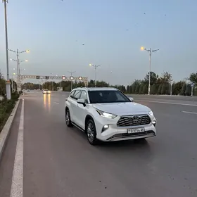 Toyota Highlander 2022