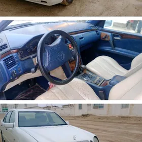 Mercedes-Benz E320 1995