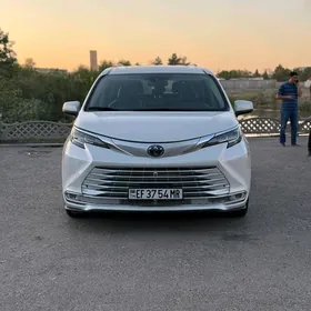 Toyota Sienna 2021