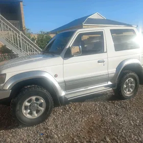 Mitsubishi Pajero 1993
