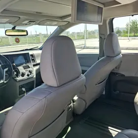Toyota Sienna 2017