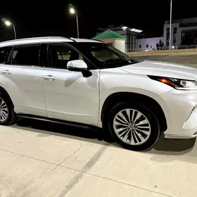 Toyota Highlander 2022