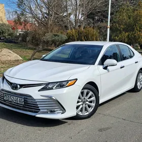 Toyota Camry 2020