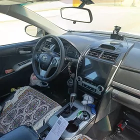 Toyota Camry 2014