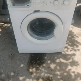 на запчасти машина стиральная