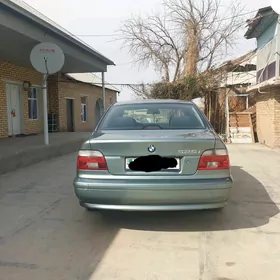 BMW E39 2003