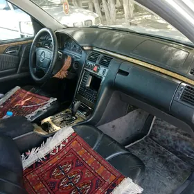 Mercedes-Benz 500E 2000