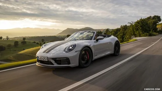 Porsche-niň girdejisi ABŞ-nyň nyrhlary we Hytaýda satuwlaryň peselmegi sebäpli 40% aşaklady